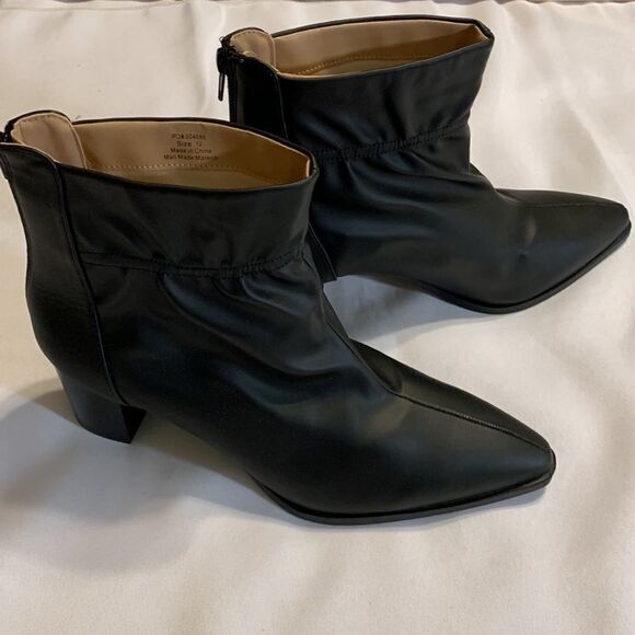 True comfort foam size 12 black zippered booties NWOT - Picture 1 of 10